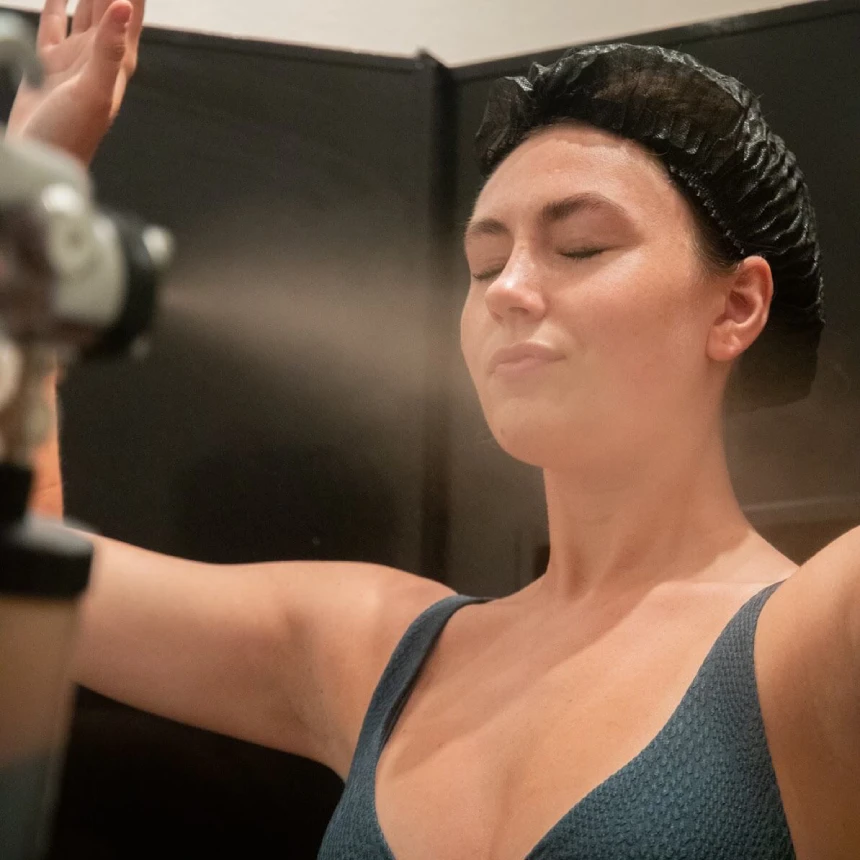 Airbrush Tanning treatment at Estrela Skincare